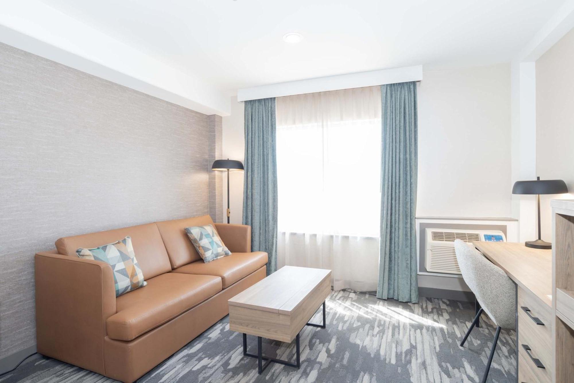 Sandman Hotel & Suites Regina Esterno foto
