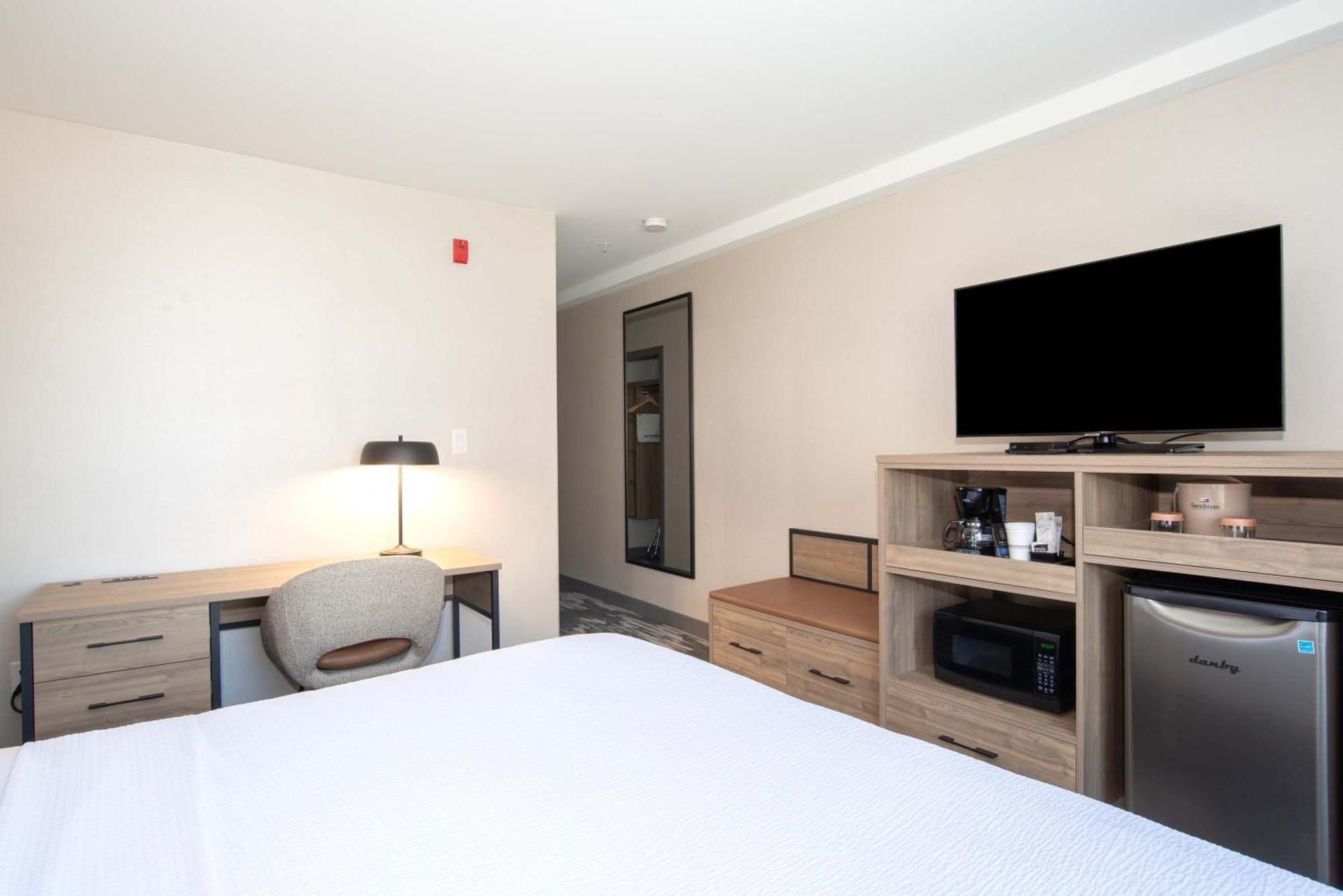 Sandman Hotel & Suites Regina Esterno foto