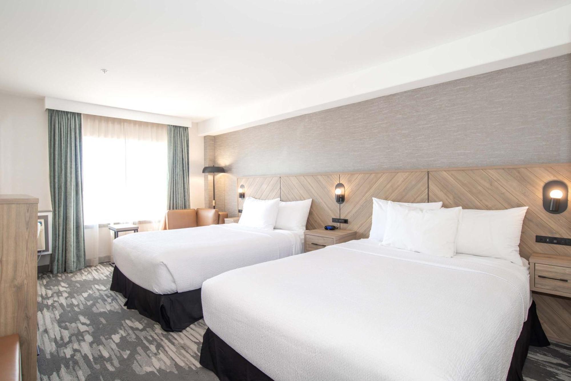 Sandman Hotel & Suites Regina Esterno foto