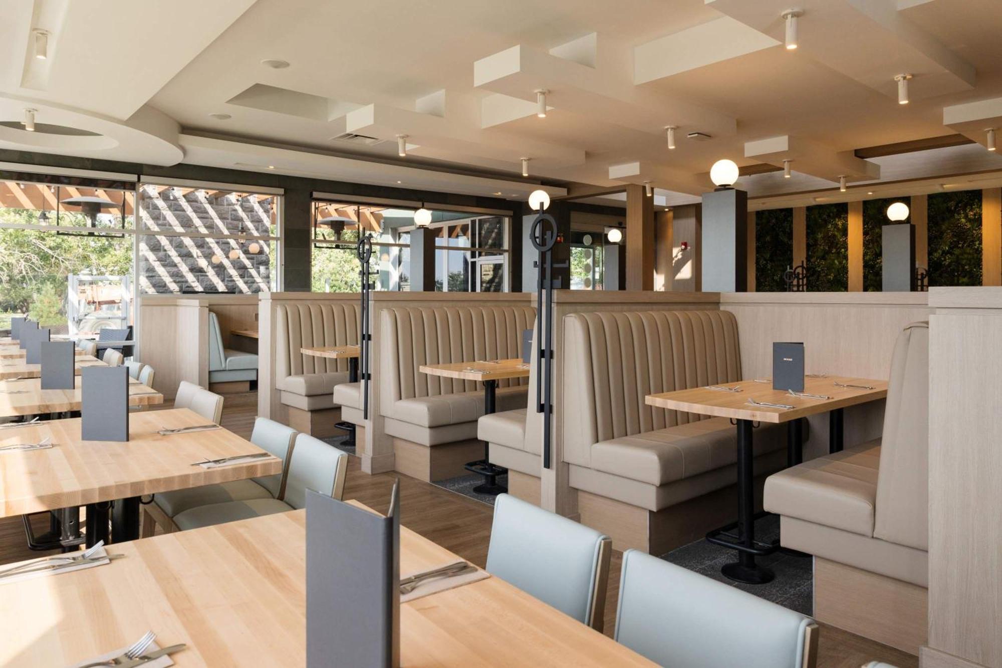 Sandman Hotel & Suites Regina Esterno foto